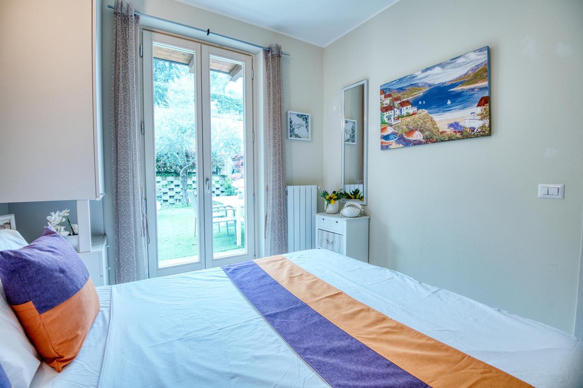 Panorama Lake View, Pool & Garden, 2 Bathrooms, Kingsize & Single-Beds, Fast Internet Тосколано-Мадерно Экстерьер фото